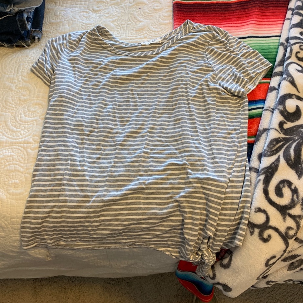 Knot tie shirt